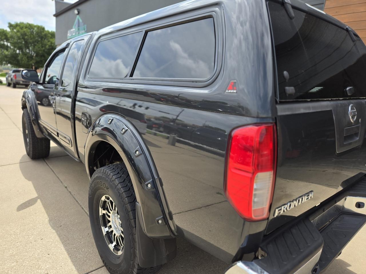 Nissan Frontier LE King Cab 4WD 2010