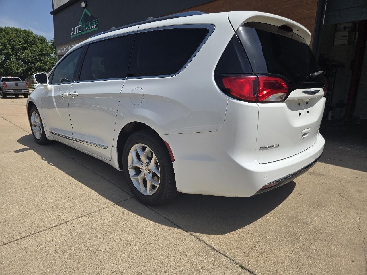 Chrysler Pacifica Limited 2020