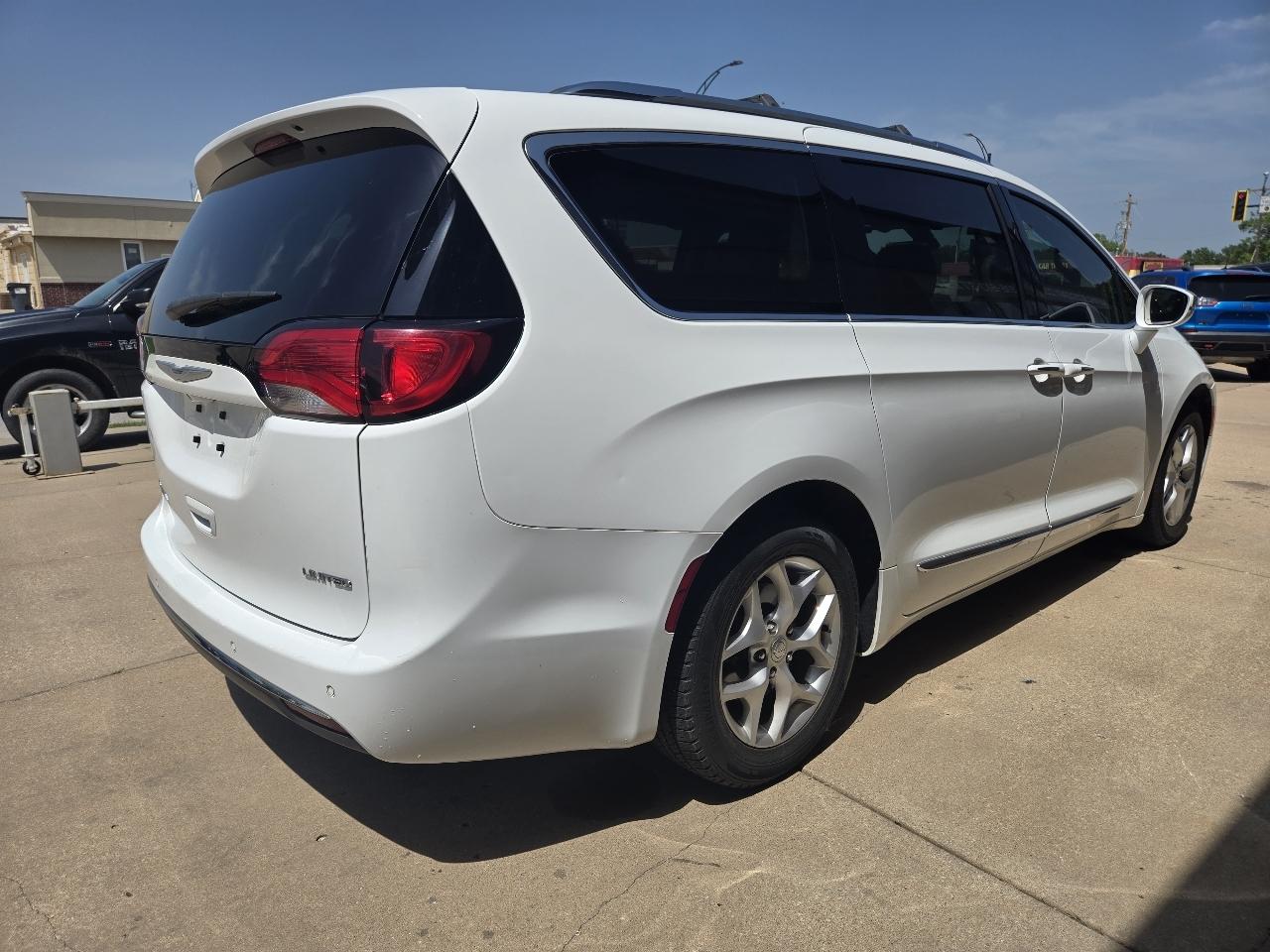 Chrysler Pacifica Limited 2020