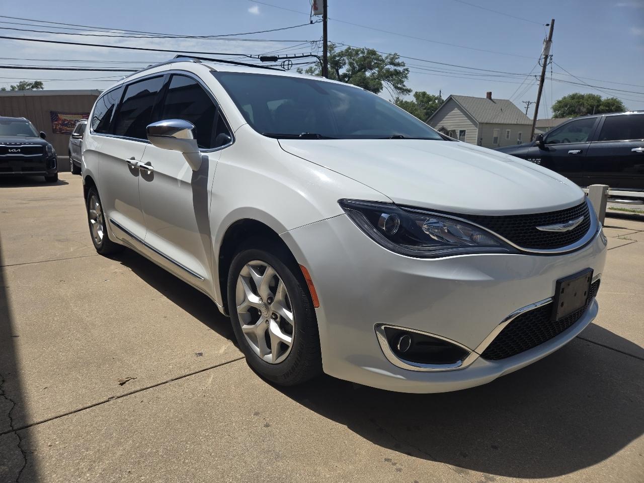 Chrysler Pacifica Limited 2020