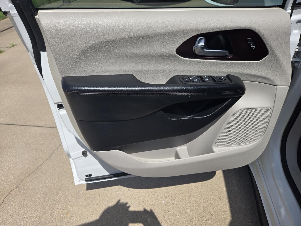 Chrysler Pacifica Limited 2020
