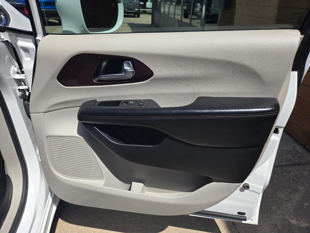 Chrysler Pacifica Limited 2020