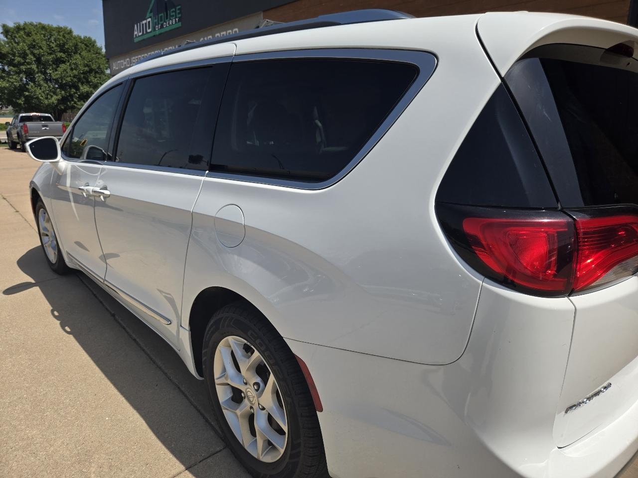 Chrysler Pacifica Limited 2020