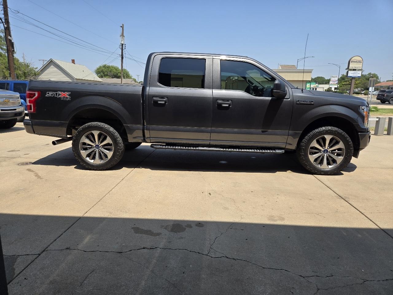 Ford F-150 4WD SuperCrew 145" STX 2019