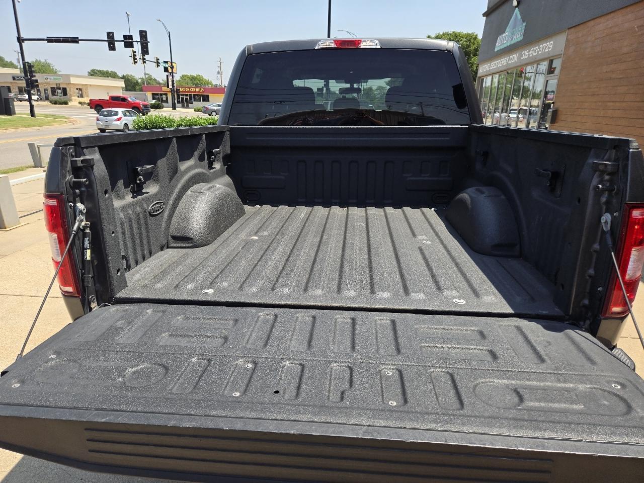 Ford F-150 4WD SuperCrew 145" STX 2019