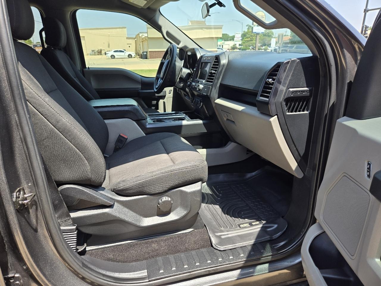 Ford F-150 4WD SuperCrew 145" STX 2019