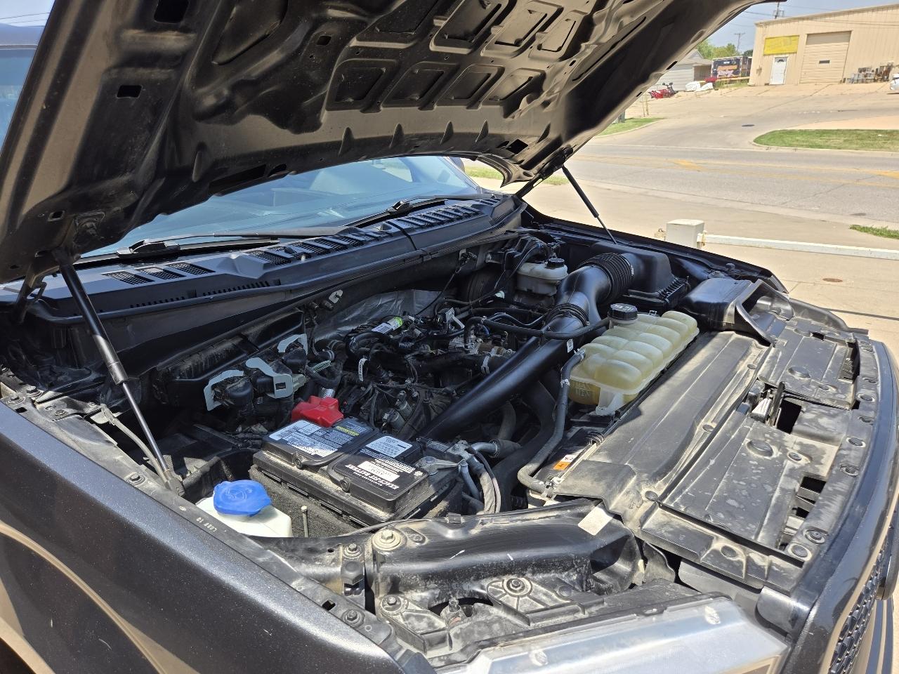 Ford F-150 4WD SuperCrew 145" STX 2019