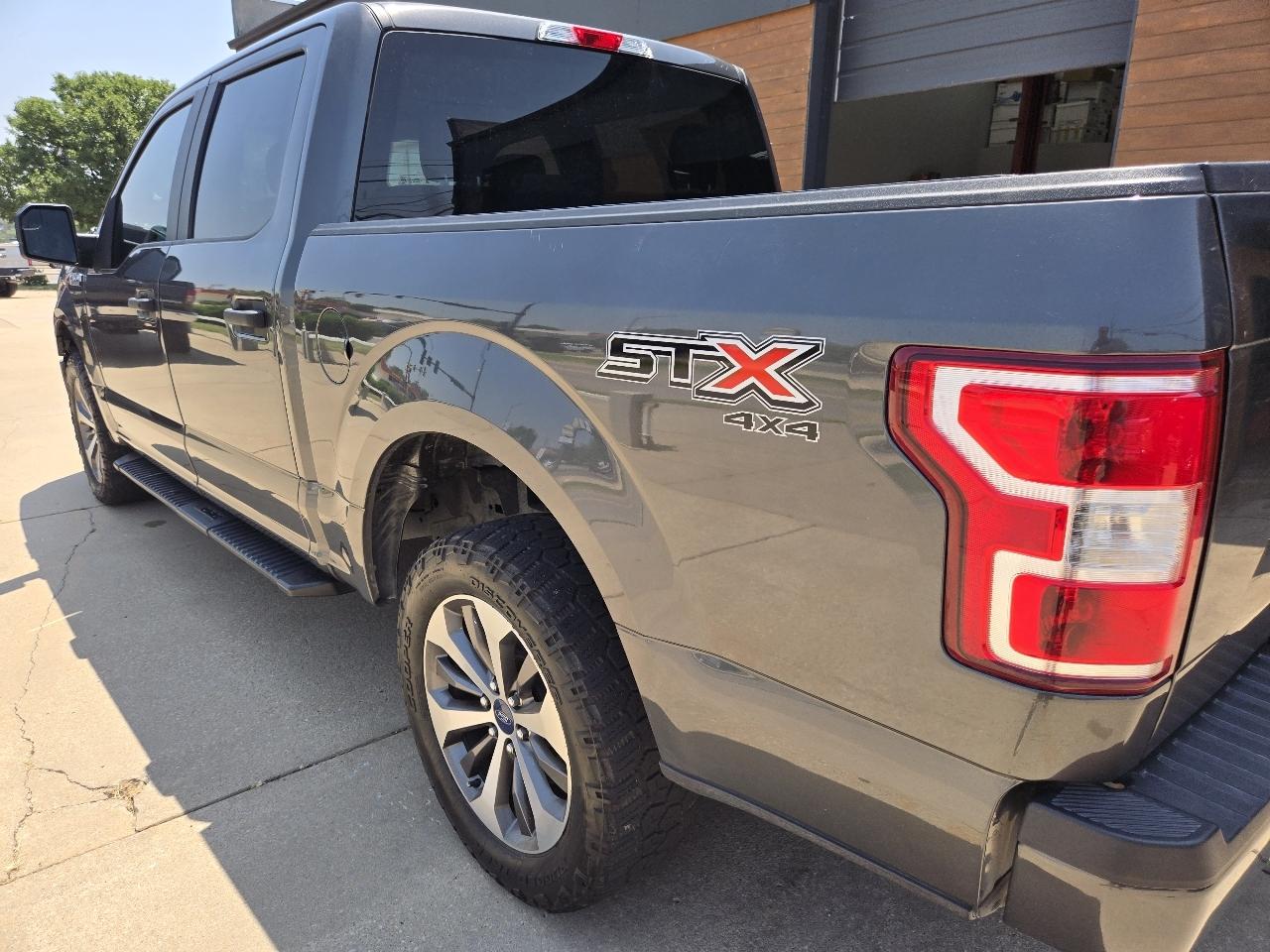 Ford F-150 4WD SuperCrew 145" STX 2019