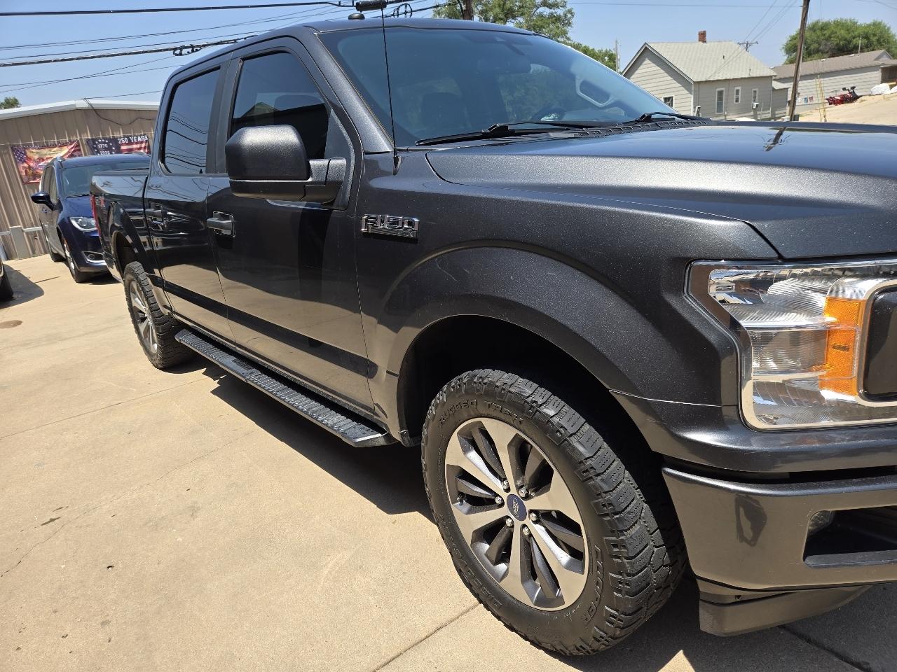Ford F-150 4WD SuperCrew 145" STX 2019