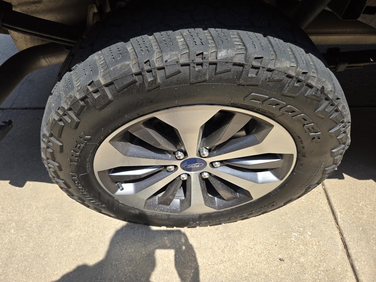 Ford F-150 4WD SuperCrew 145" STX 2019