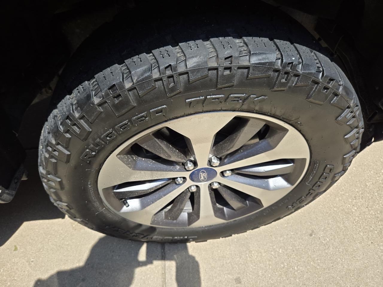 Ford F-150 4WD SuperCrew 145" STX 2019
