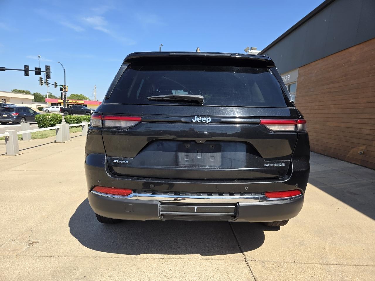 Jeep Grand Cherokee Laredo 4WD 2024