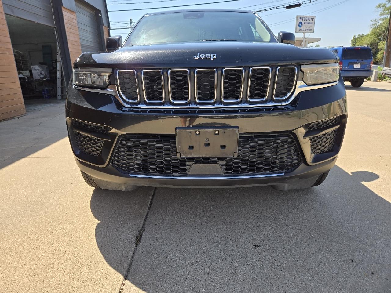 Jeep Grand Cherokee Laredo 4WD 2024