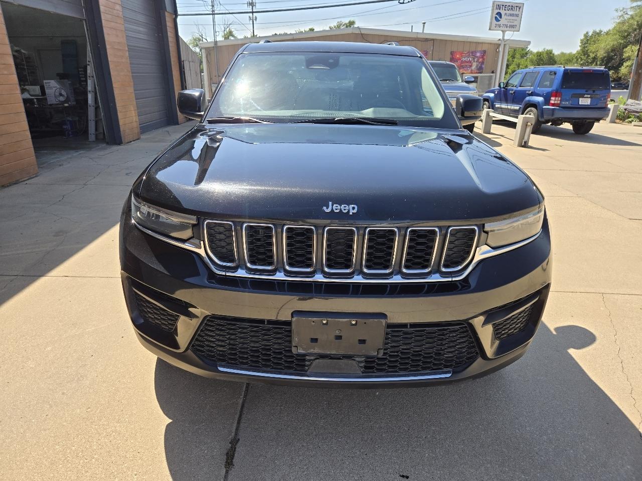 Jeep Grand Cherokee Laredo 4WD 2024