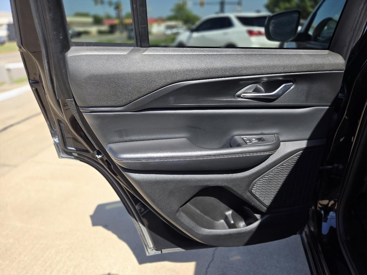 Jeep Grand Cherokee Laredo 4WD 2024