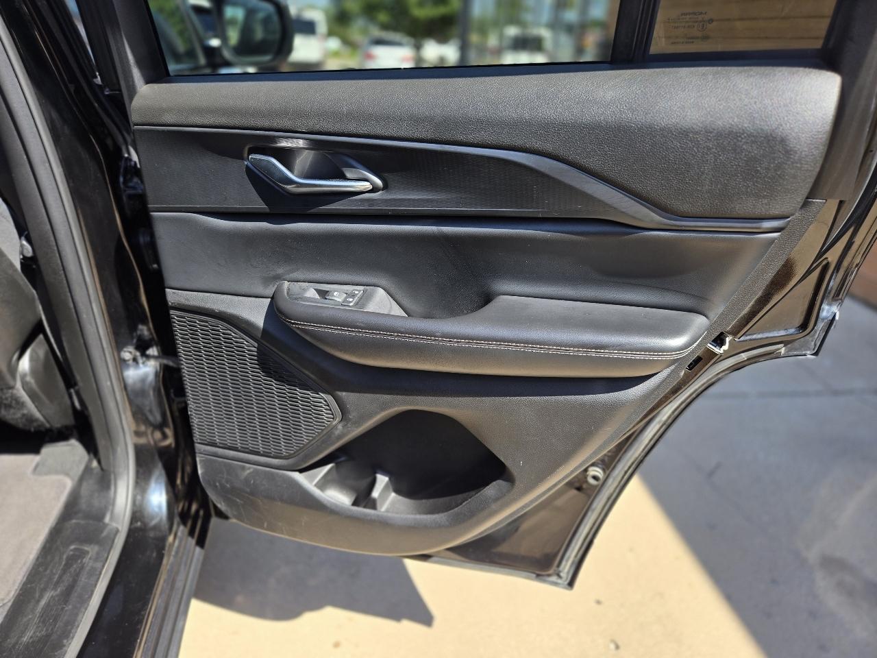 Jeep Grand Cherokee Laredo 4WD 2024