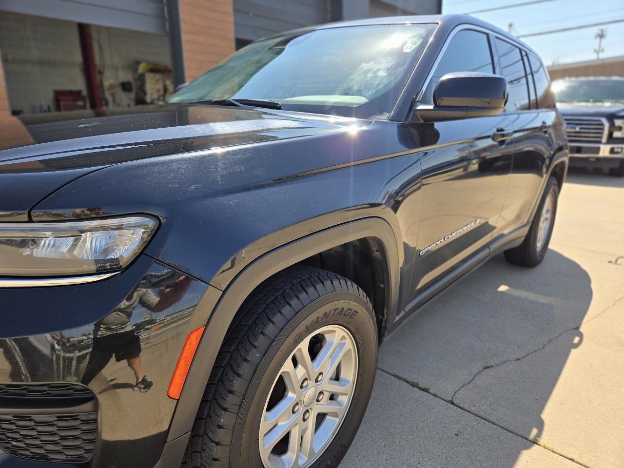 Jeep Grand Cherokee Laredo 4WD 2024