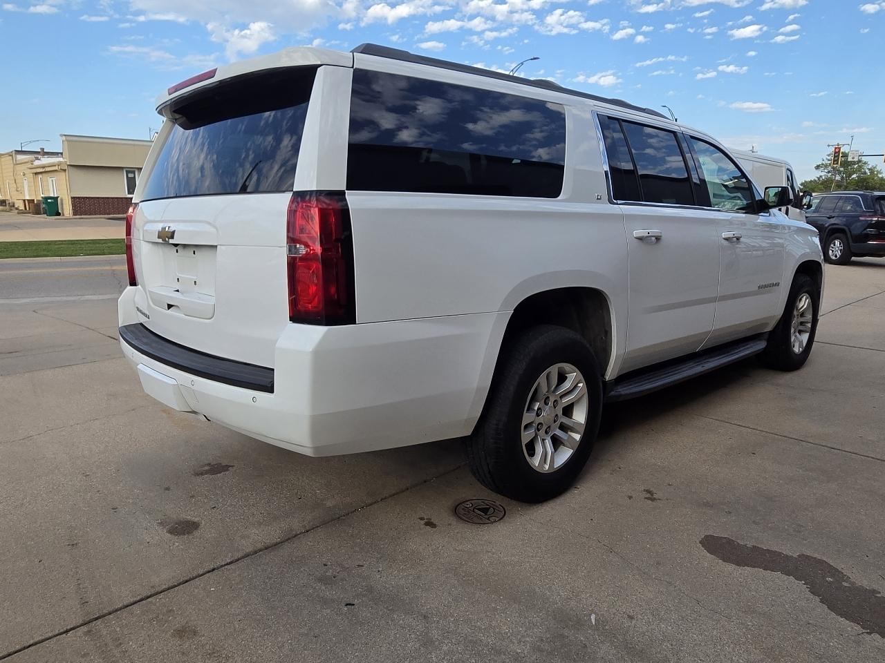 Chevrolet Suburban LT 4WD 2018