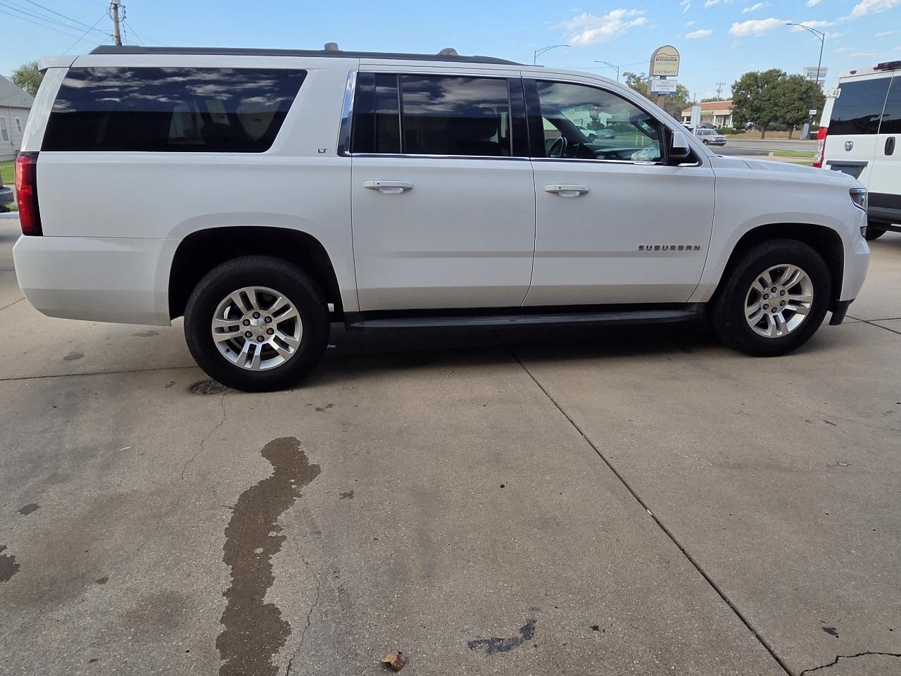 Chevrolet Suburban LT 4WD 2018