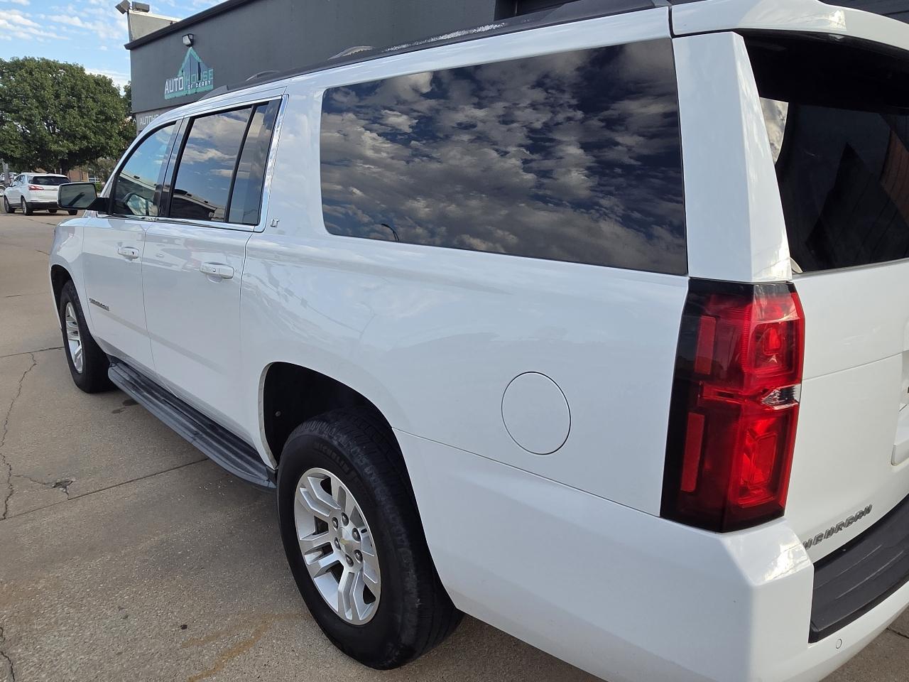 Chevrolet Suburban LT 4WD 2018