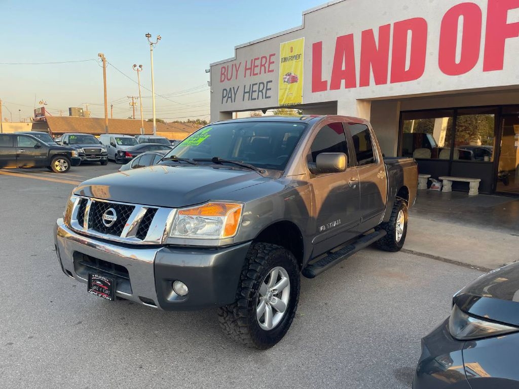 Nissan Titan 2WD Crew Cab SWB SL 2014