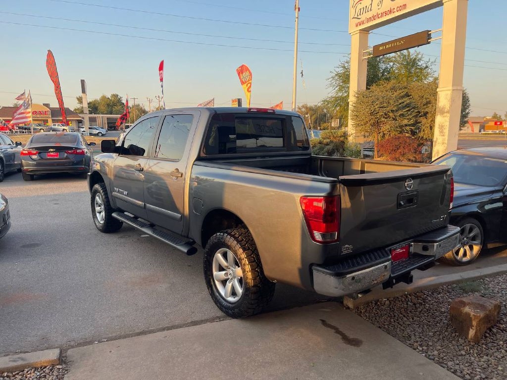 Nissan Titan 2WD Crew Cab SWB SL 2014