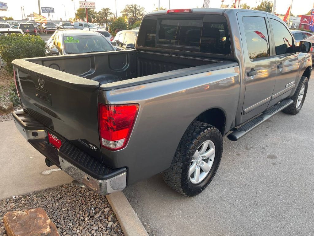 Nissan Titan 2WD Crew Cab SWB SL 2014