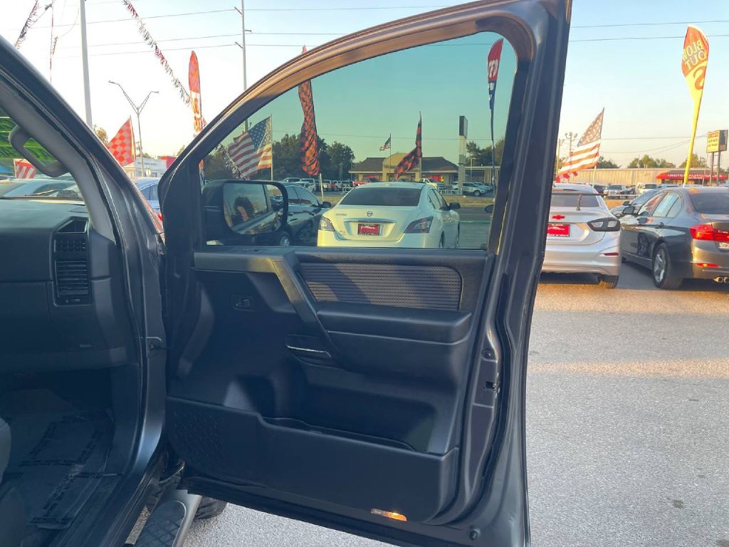 Nissan Titan 2WD Crew Cab SWB SL 2014