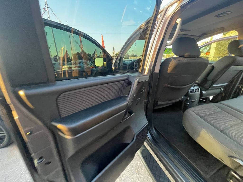 Nissan Titan 2WD Crew Cab SWB SL 2014