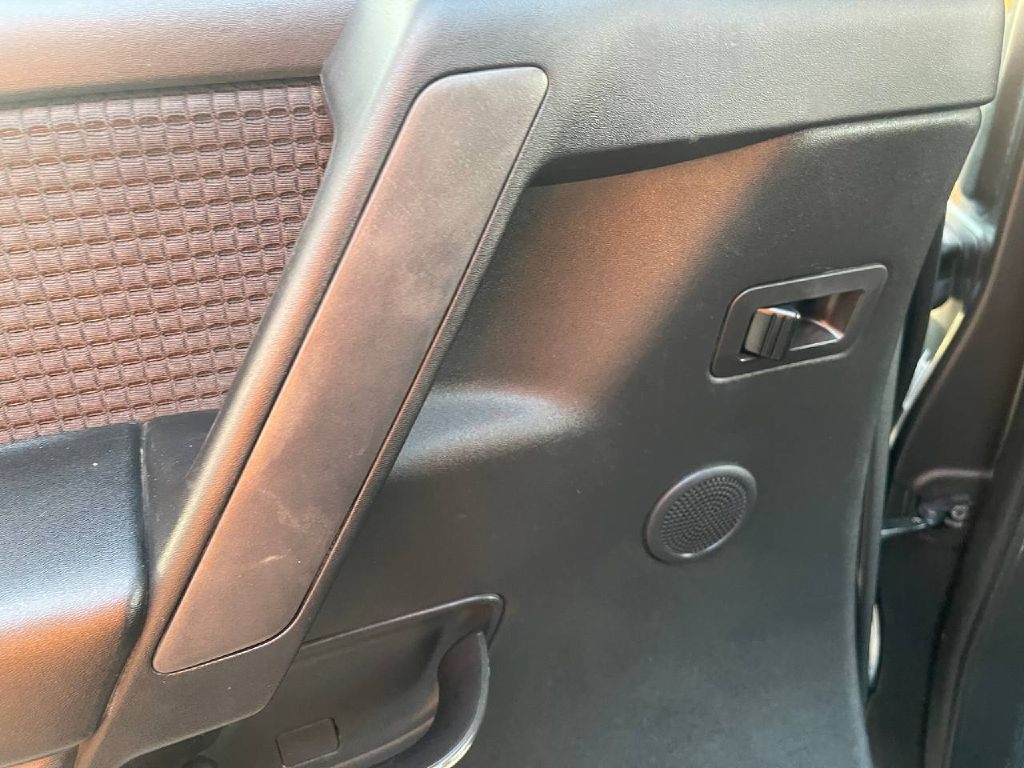 Nissan Titan 2WD Crew Cab SWB SL 2014