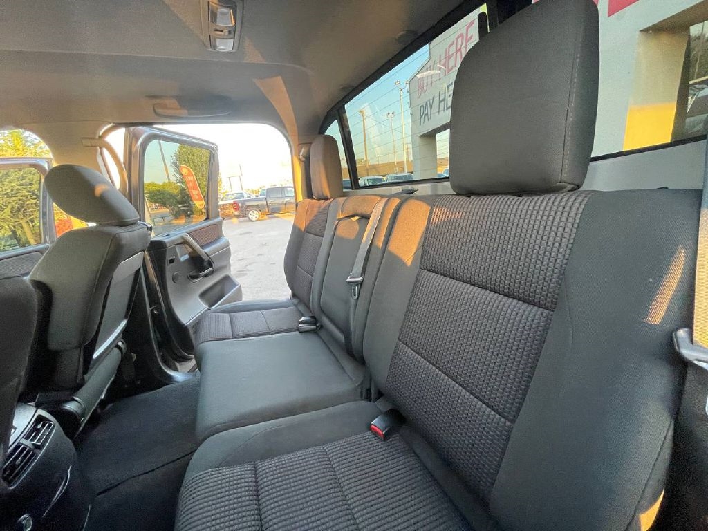 Nissan Titan 2WD Crew Cab SWB SL 2014