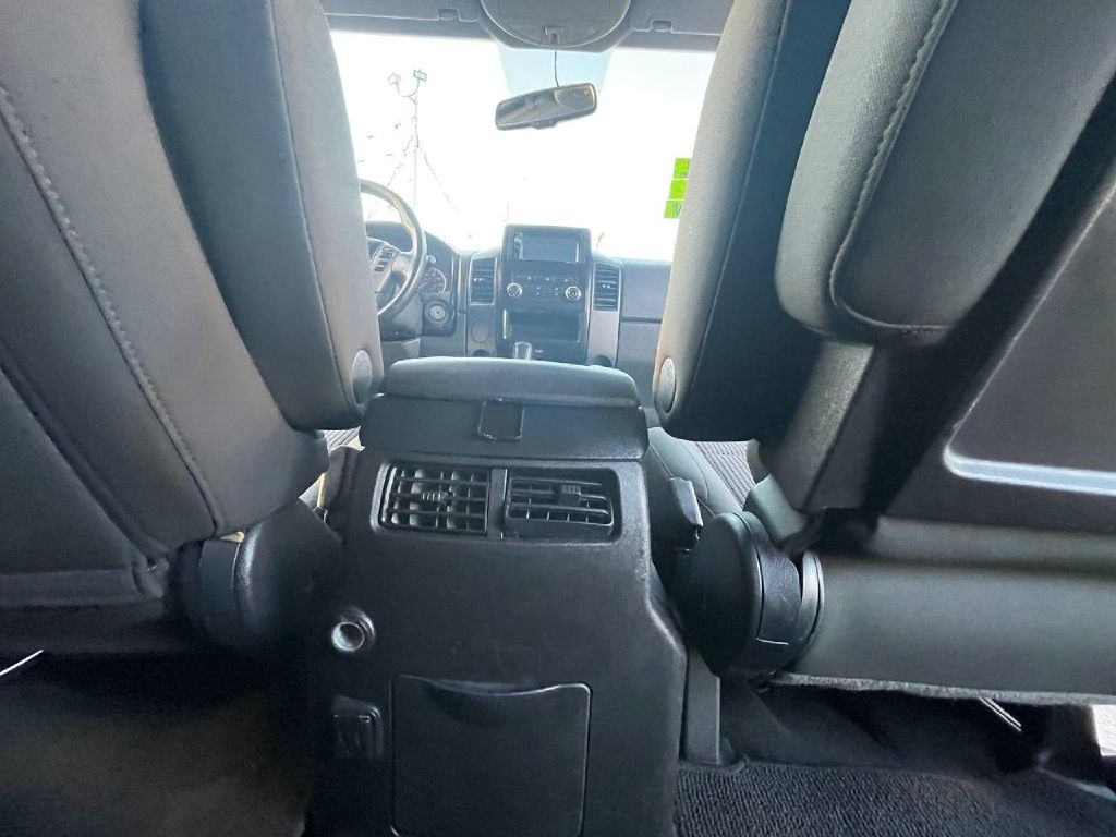 Nissan Titan 2WD Crew Cab SWB SL 2014