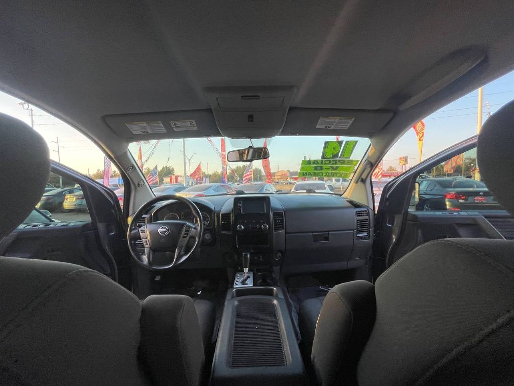 Nissan Titan 2WD Crew Cab SWB SL 2014