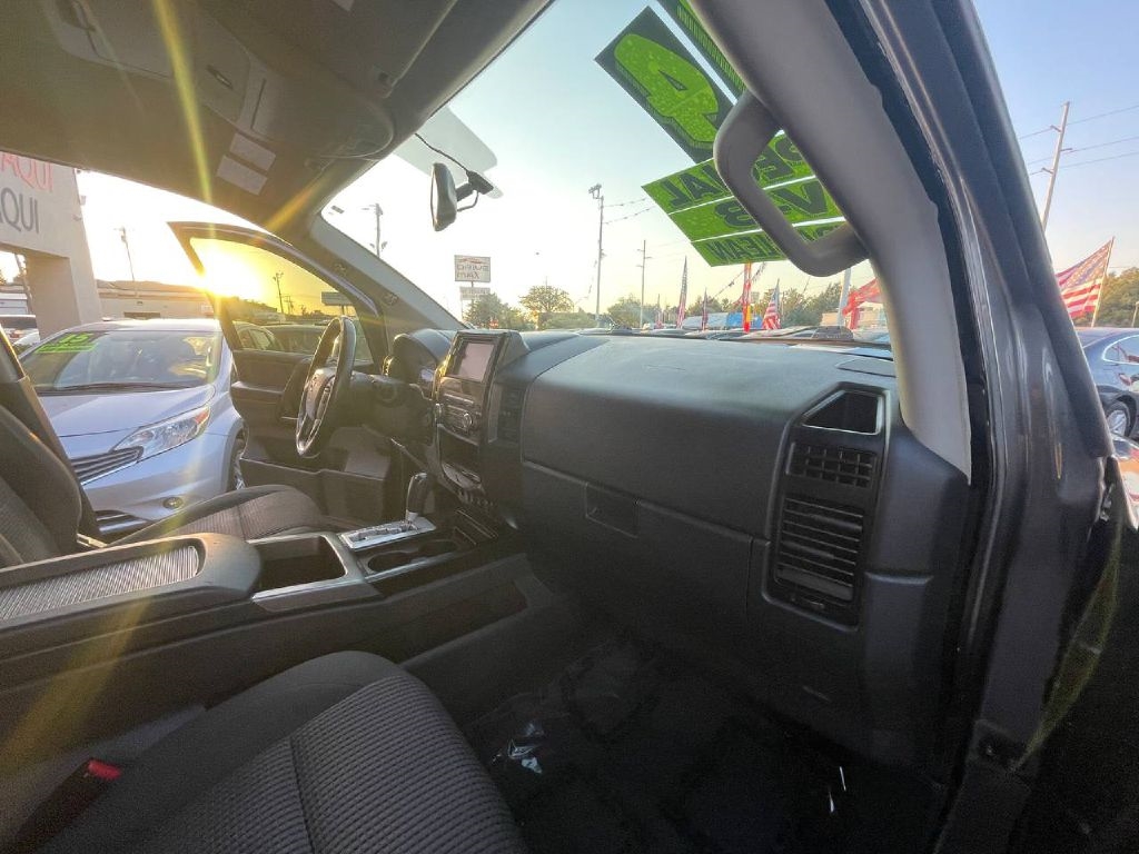 Nissan Titan 2WD Crew Cab SWB SL 2014