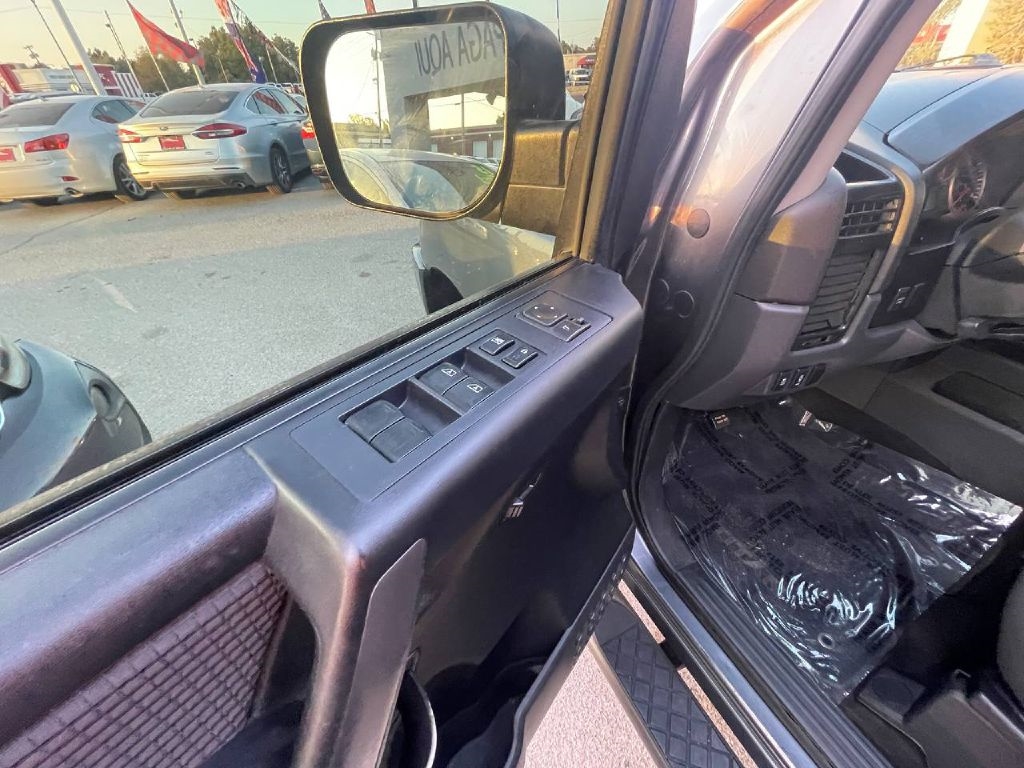 Nissan Titan 2WD Crew Cab SWB SL 2014