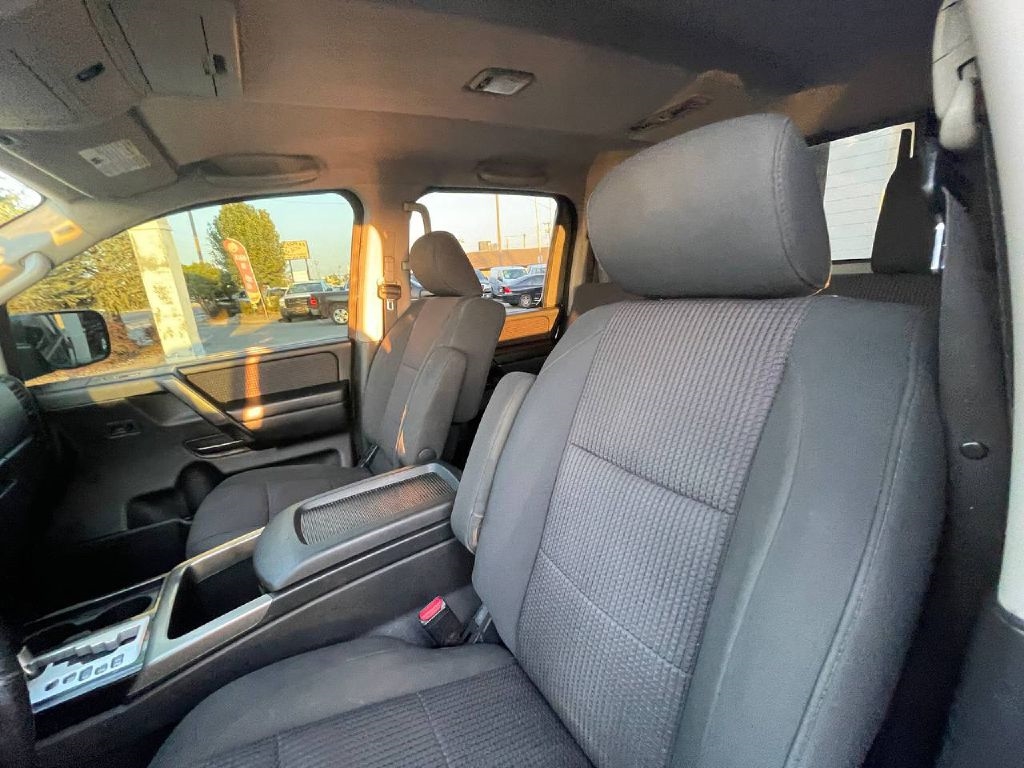 Nissan Titan 2WD Crew Cab SWB SL 2014