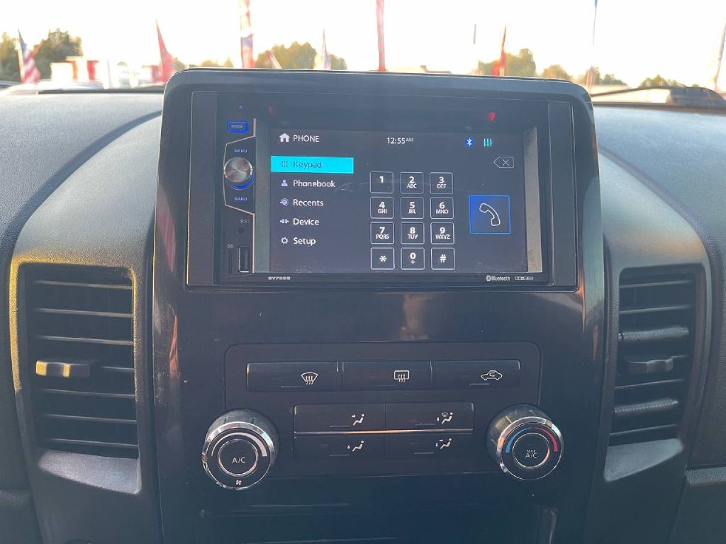 Nissan Titan 2WD Crew Cab SWB SL 2014