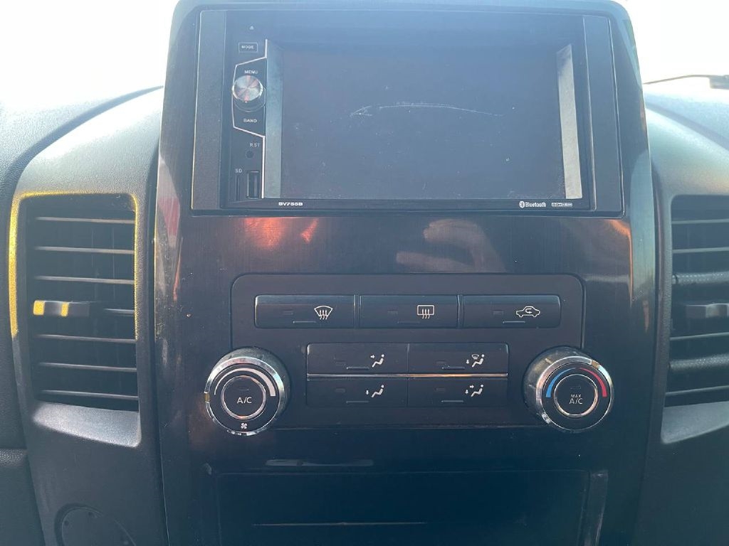 Nissan Titan 2WD Crew Cab SWB SL 2014