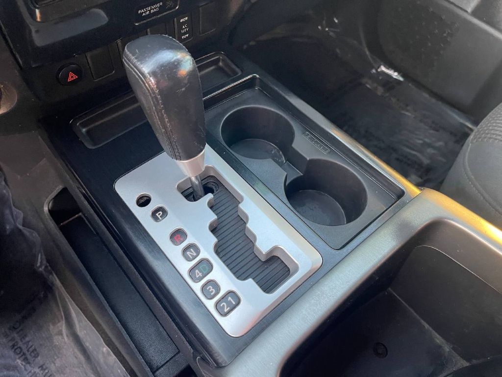 Nissan Titan 2WD Crew Cab SWB SL 2014