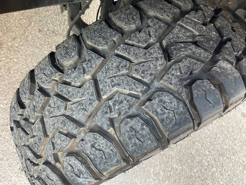 Nissan Titan 2WD Crew Cab SWB SL 2014