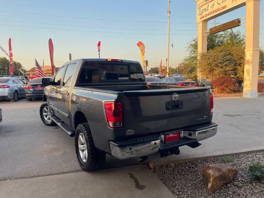 Nissan Titan 2WD Crew Cab SWB SL 2014