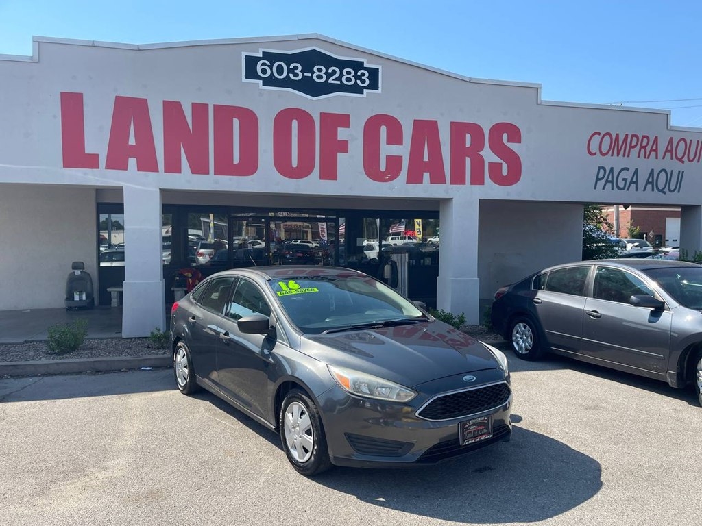 2016 Ford Focus S photo 2