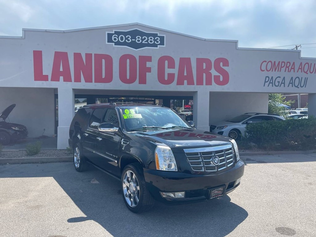 2008 Cadillac Escalade ESV photo 2