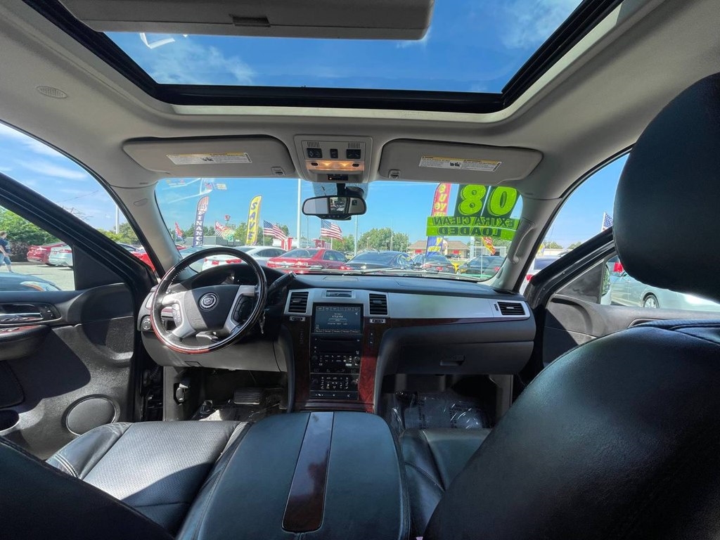 2008 Cadillac Escalade ESV photo 28