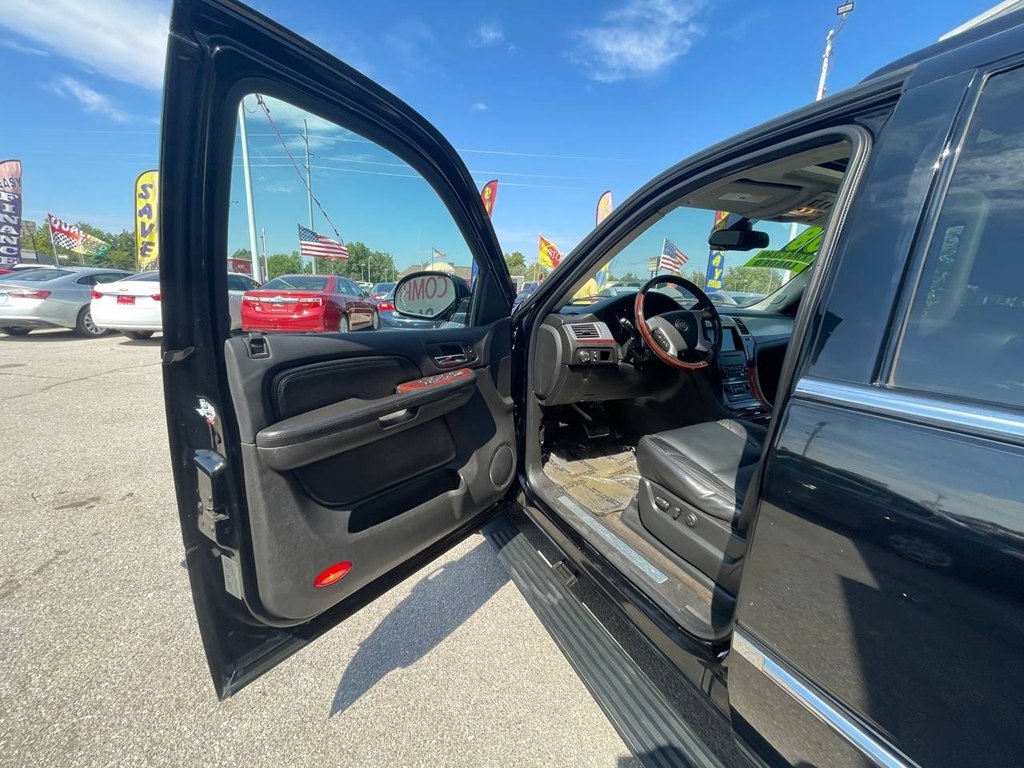 2008 Cadillac Escalade ESV photo 35