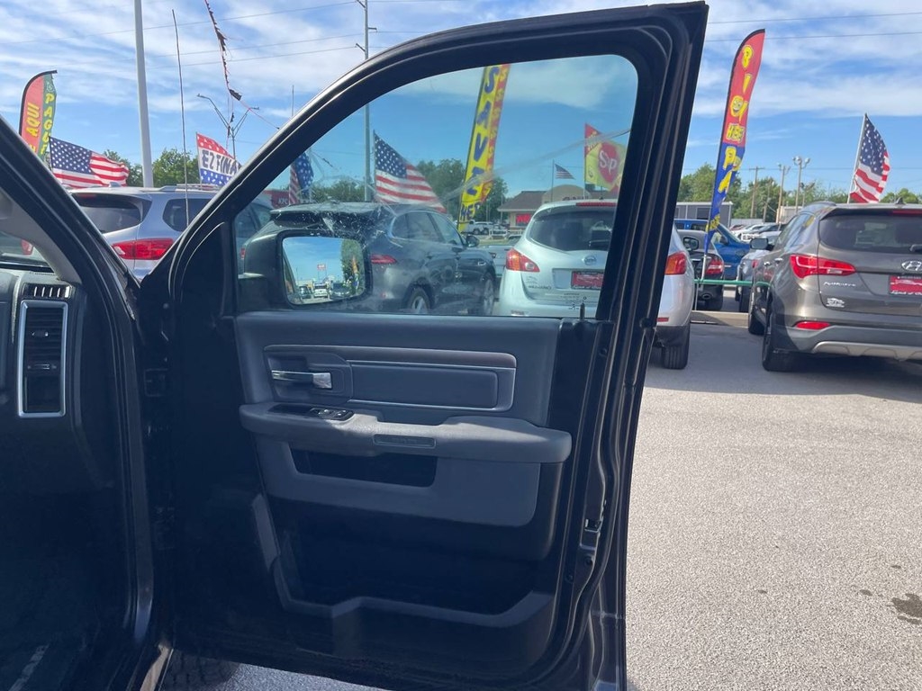 RAM 1500 2WD Quad Cab 140.5" Big Horn 2015