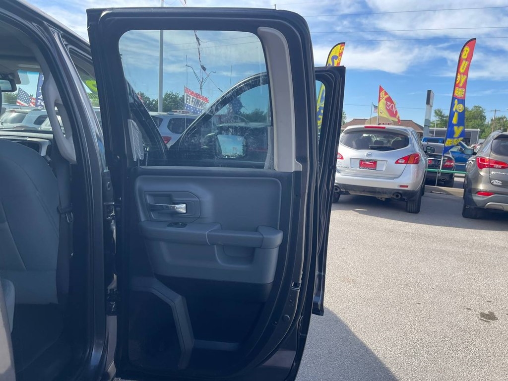 RAM 1500 2WD Quad Cab 140.5" Big Horn 2015