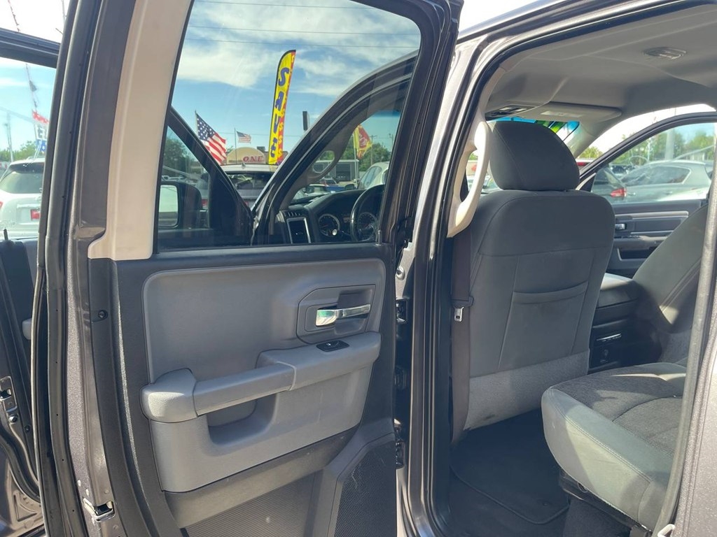 RAM 1500 2WD Quad Cab 140.5" Big Horn 2015