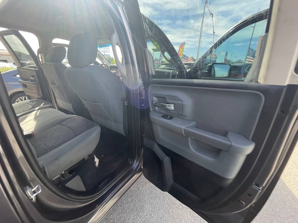 RAM 1500 2WD Quad Cab 140.5" Big Horn 2015