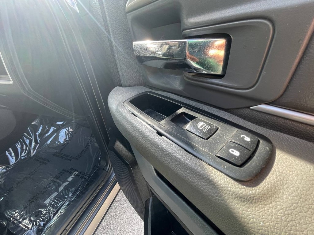 RAM 1500 2WD Quad Cab 140.5" Big Horn 2015